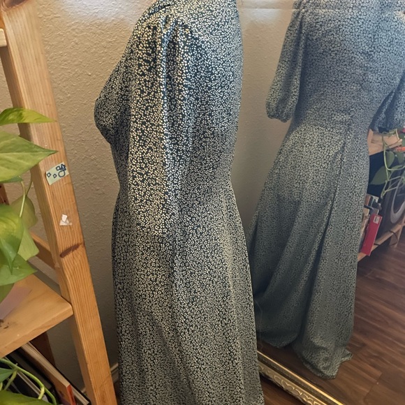 The SHEIN dress! Pretty green casual midi dress - Picture 4 of 4